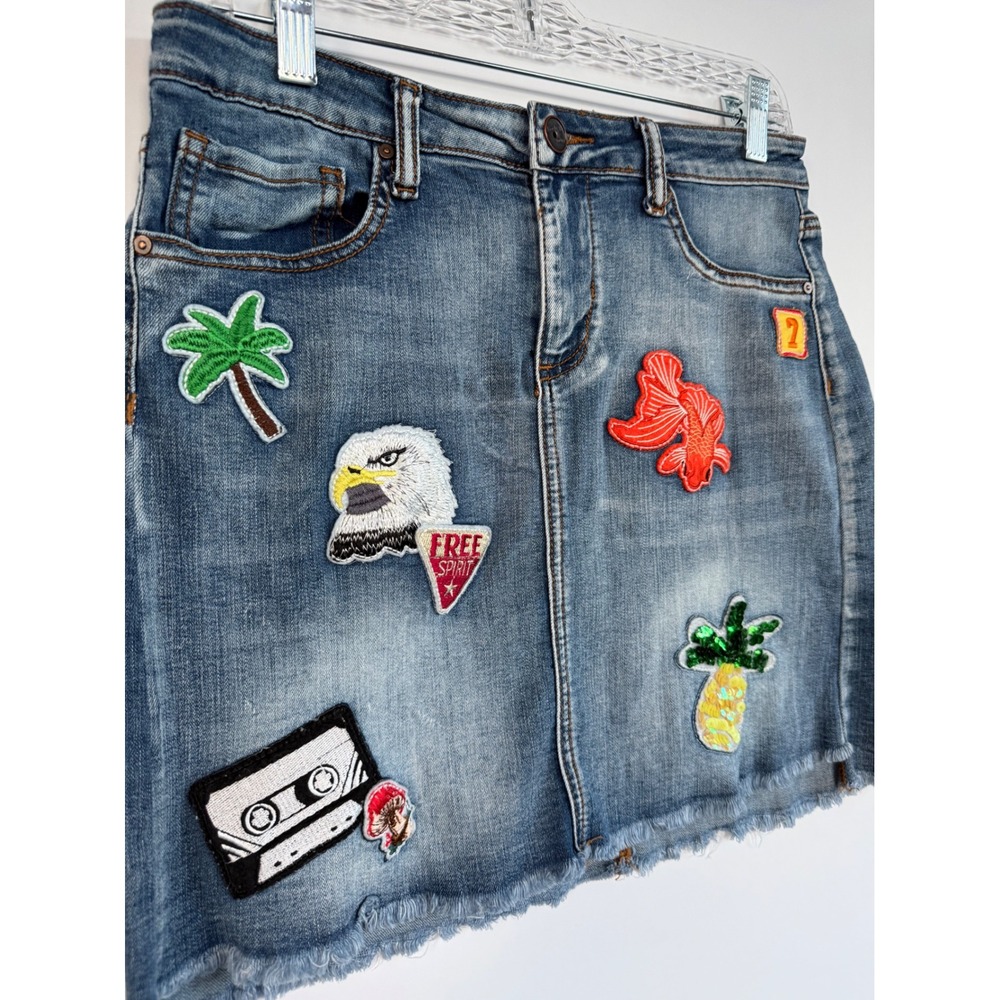 Rocks & Indigo Blue Denim Mini Skirt Icon Patches Size 2/25 Raw Hem Beach Skater